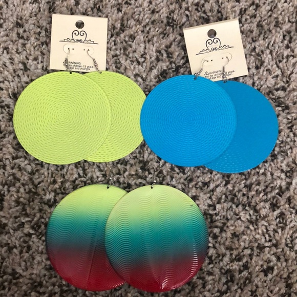 💚3 EARRING BUNDLE💚 - Picture 6 of 6